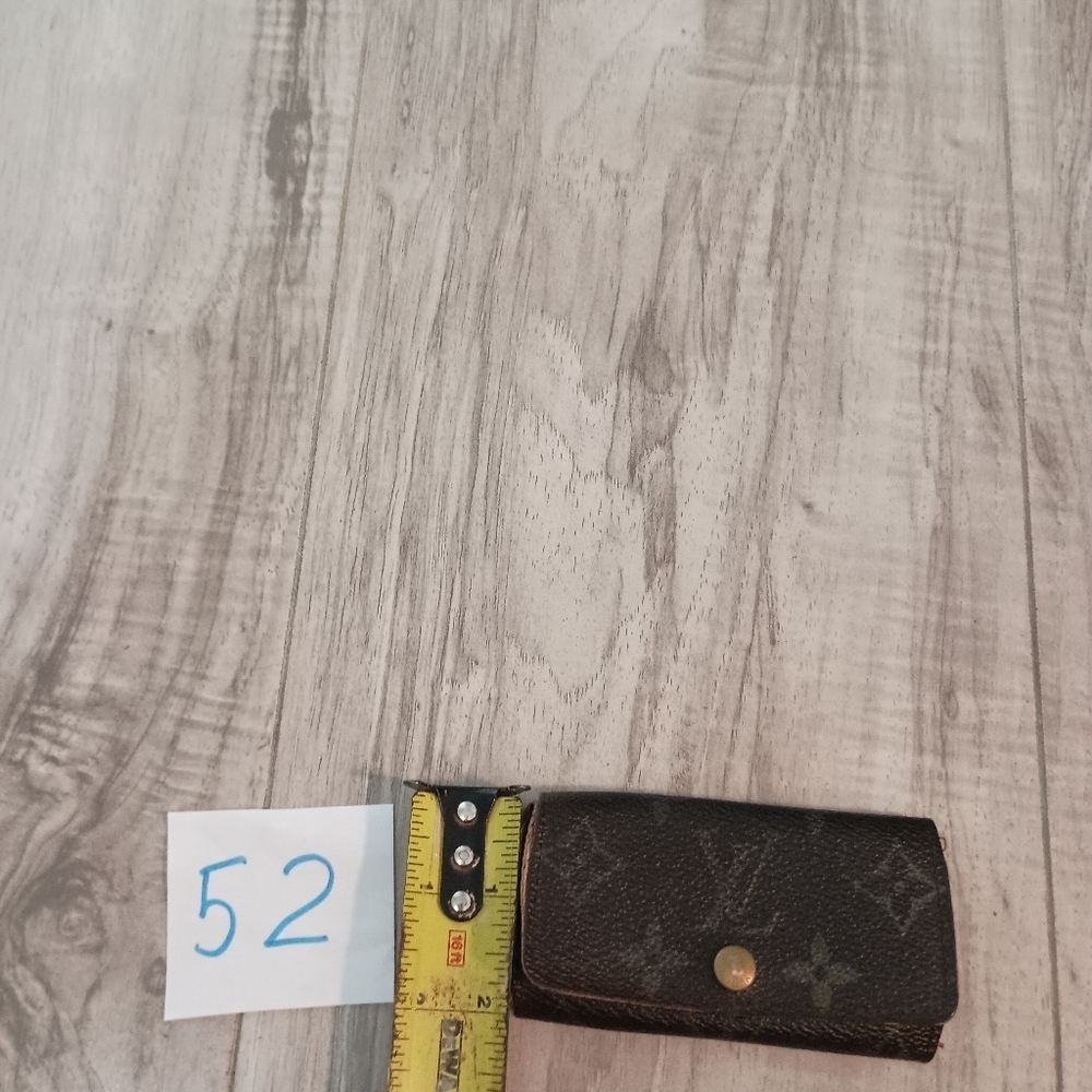 Authentic Louis Vuitton Multicle 4 Monogram Key Holder Canvas Leather 4 Hooks - Picture 12 of 12